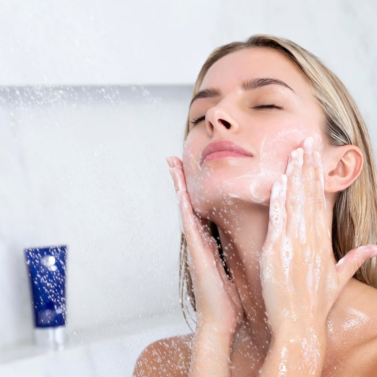 iS Clinical Cleansing Complex Polish