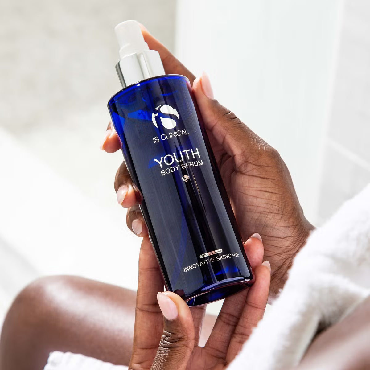 iS Clinical Youth Body Serum